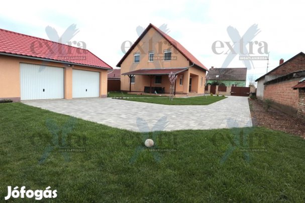 Szegeden, Béketelepen, felújított, élhető Családi ház Eladó!