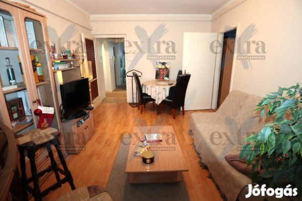 Szegeden, felújított 2+2 szobás, erkélyes, klímás Panellakás Eladó!