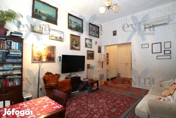 Szegeden a TIK közelében, első emeleti, 3 szobás Téglalakás Eladó!