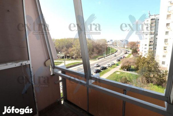 Szegeden a Tisza partján, 3 szobás panelprogramos Panellakás Eladó!