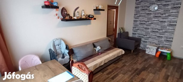 Szegeden zöldövezetben eladó egy 2023-ban Nívósan felújított 69 mn-es