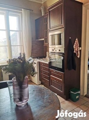 Szegedi 121 nm-es lakás eladó