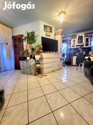 Szegedi 127 nm-es ház eladó