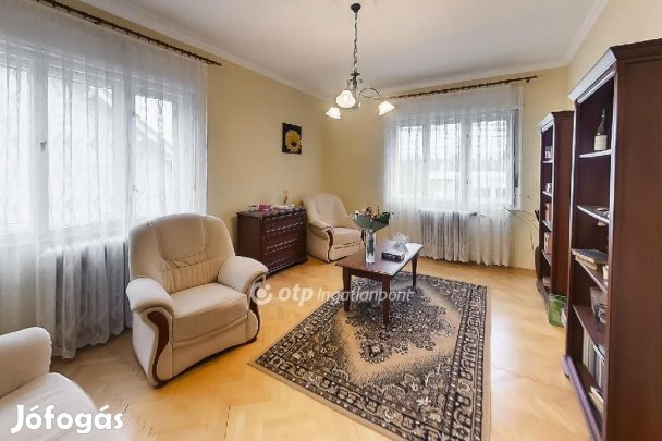 Szegedi 160 nm-es ház eladó