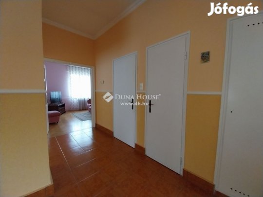 Szegedi 200 nm-es ház eladó