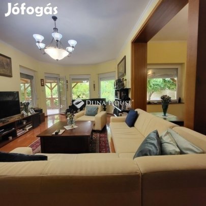 Szegedi 210 nm-es ház eladó