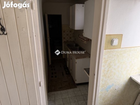 Szegedi 30 nm-es lakás eladó