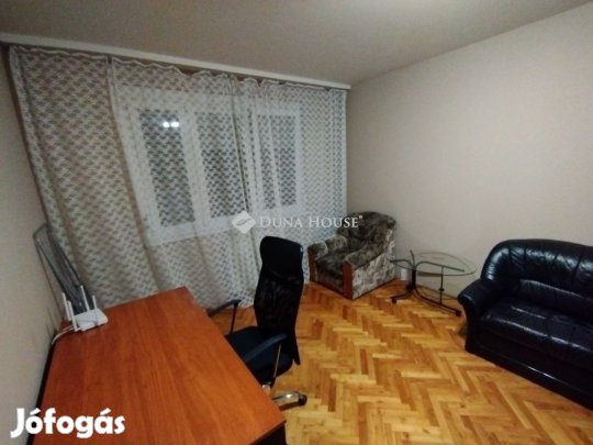 Szegedi 47 nm-es lakás eladó