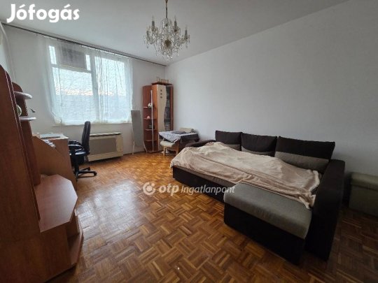Szegedi 50 nm-es lakás eladó