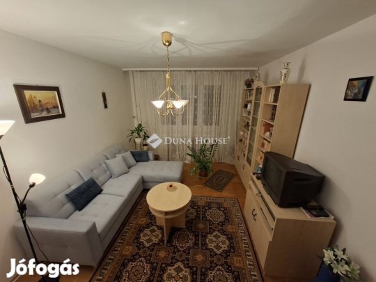 Szegedi 68 nm-es lakás eladó
