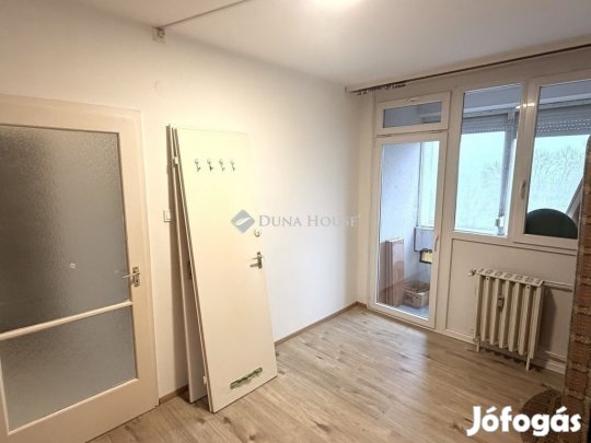 Szegedi 68 nm-es lakás eladó