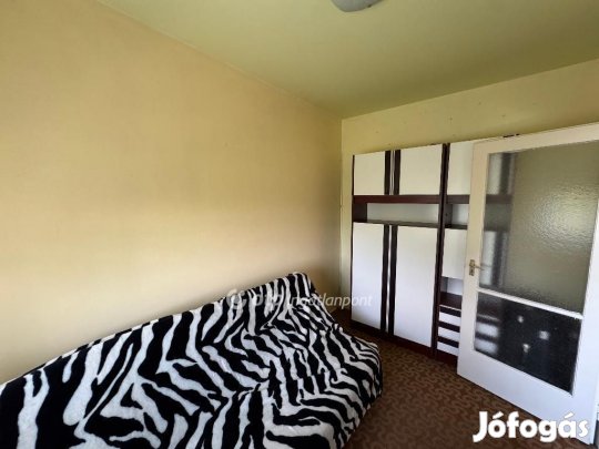 Szegedi 72 nm-es lakás eladó