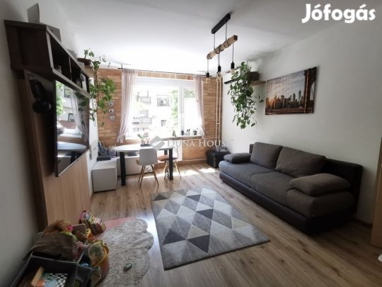 Szegedi 72 nm-es lakás eladó