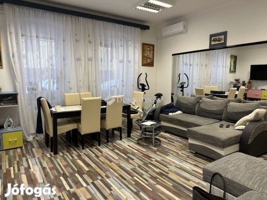 Szegedi 76 nm-es lakás eladó