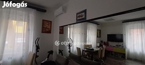 Szegedi 76 nm-es lakás eladó