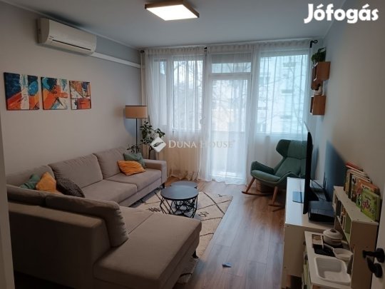 Szegedi 77 nm-es lakás eladó
