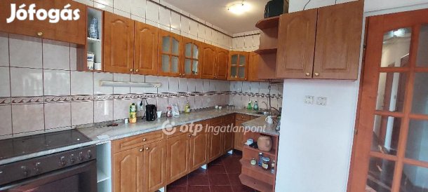 Szegedi 79 nm-es lakás eladó