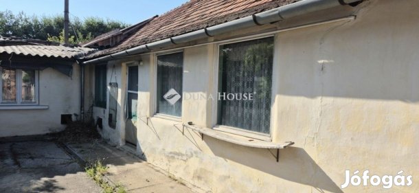 Szegedi 80 nm-es ház eladó