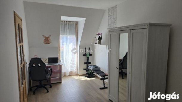 Szegedi 81 nm-es lakás eladó