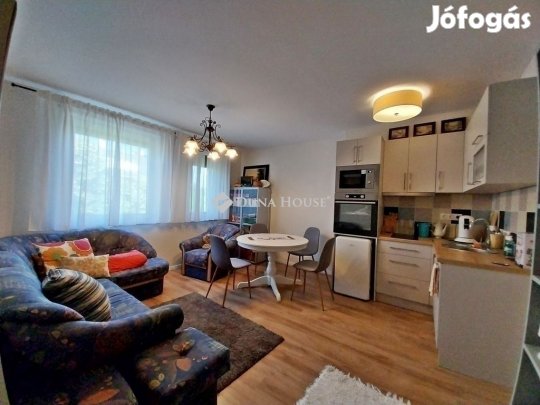 Szegedi 81 nm-es lakás eladó