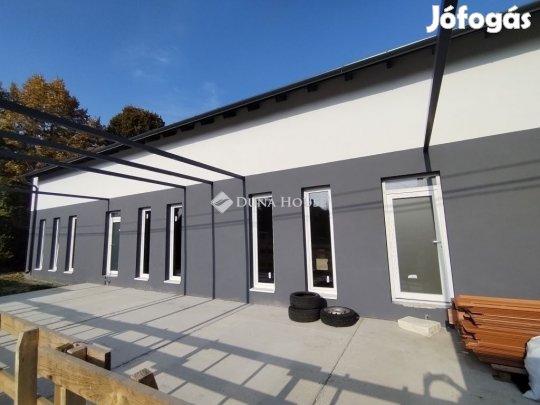 Szegedi 91 nm-es ház eladó