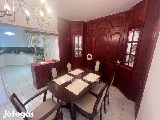 Szegedi 94 nm-es lakás eladó
