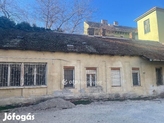 Szegedi eladó 152 nm-es lakás