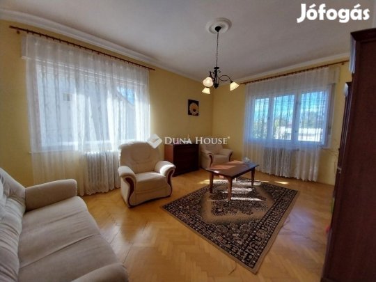 Szegedi eladó 200 nm-es ház