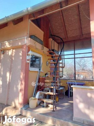 Szegedi eladó 35 nm-es ház