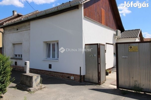 Szegedi eladó 45 nm-es ház