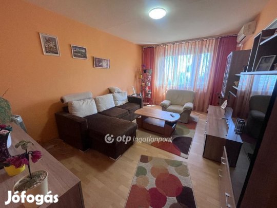 Szegedi eladó 56 nm-es lakás