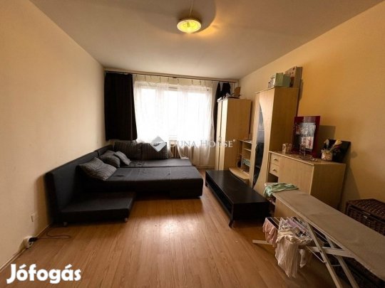 Szegedi eladó 56 nm-es lakás