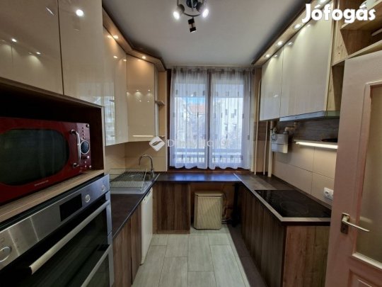 Szegedi eladó 64 nm-es lakás
