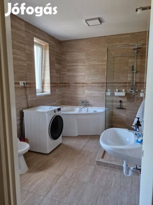 Szegedi ház vállalkozásra alkalmasan eladó