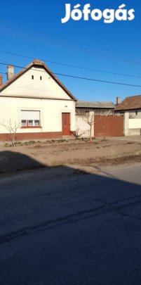 Szegedtől 65 km-re Mélykúton Csok-ra alkalmas eladó ház