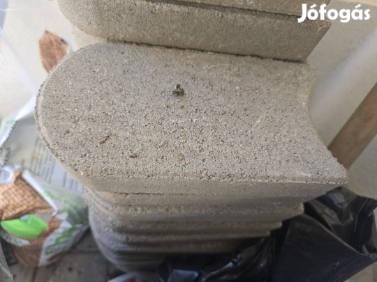 Szegélykő Semmelrock szürke fűnyírószegély