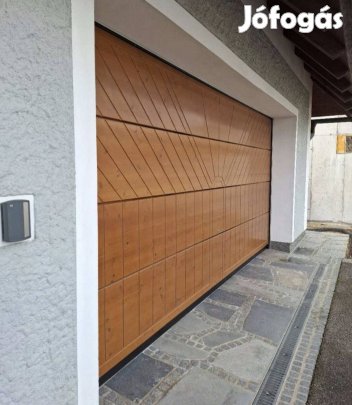 Szekcionált garázskapú 450×220 elektromos nyitással 