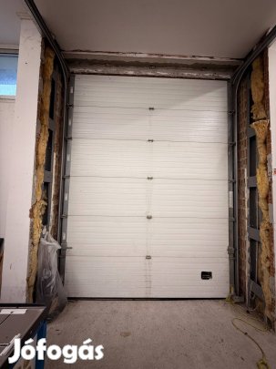 Szekcionált garázskapu