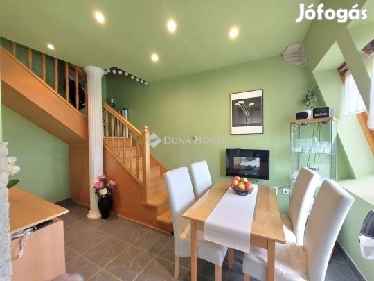 Székesfehérvári 108 nm-es lakás eladó