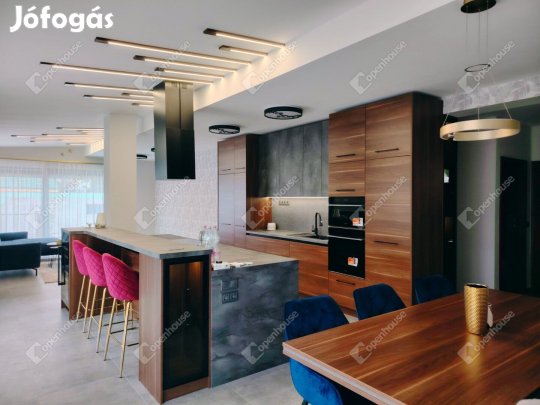 Székesfehérvári 160 nm-es ház eladó