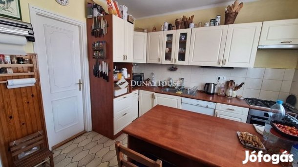 Székesfehérvári 220 nm-es ház eladó