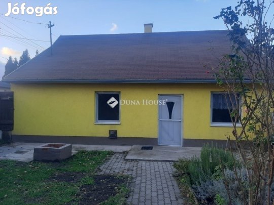 Székesfehérvári 55 nm-es ház eladó