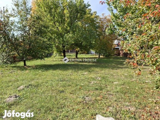 Székesfehérvári 630 nm-es telek eladó