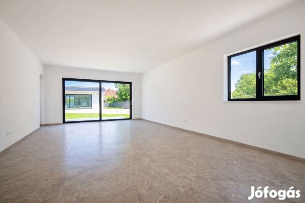 Székesfehérvári eladó 172 nm-es ház