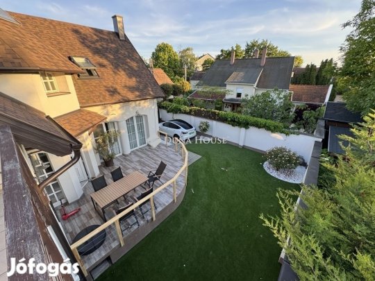 Székesfehérvári eladó 210 nm-es ház