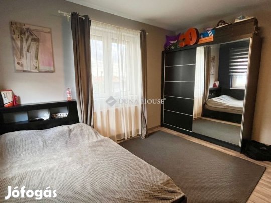 Székesfehérvári eladó 217 nm-es ház