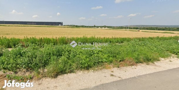 Székesfehérvári eladó 4400 nm-es ipari terület