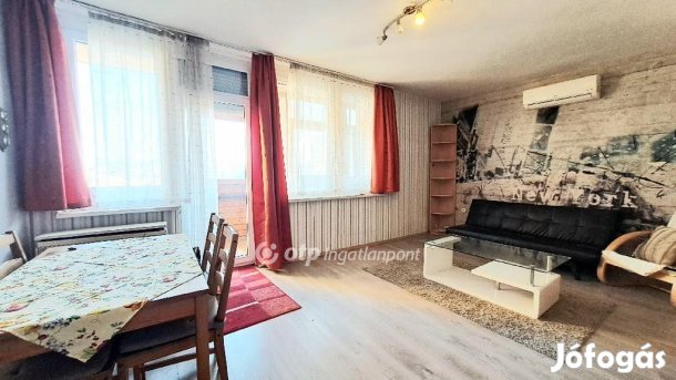 Székesfehérvári eladó 47 nm-es lakás