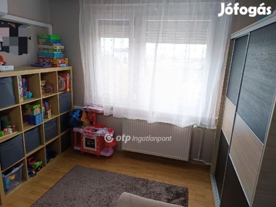 Székesfehérvári eladó 62 nm-es lakás