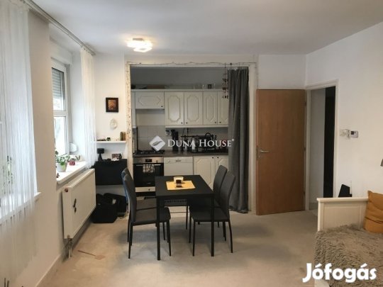 Székesfehérvári eladó 63 nm-es lakás